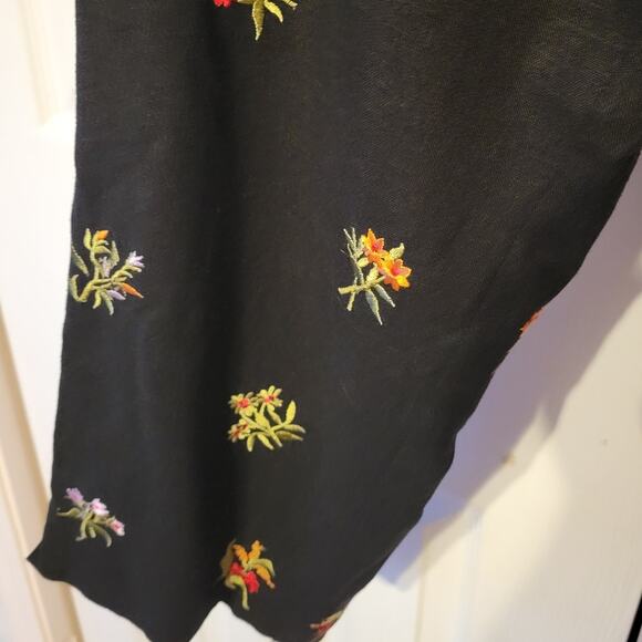 Nicole Studio, 14 | High Rise Linen-Blend Floral Embroidered Crop Wide Leg Pants - Picture 5 of 6